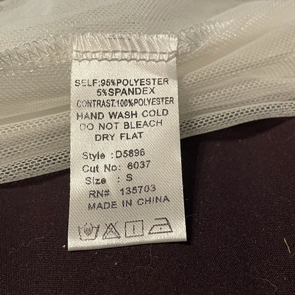 Bedroom/poolside Bought in Trinidad - Picture 6 of 6